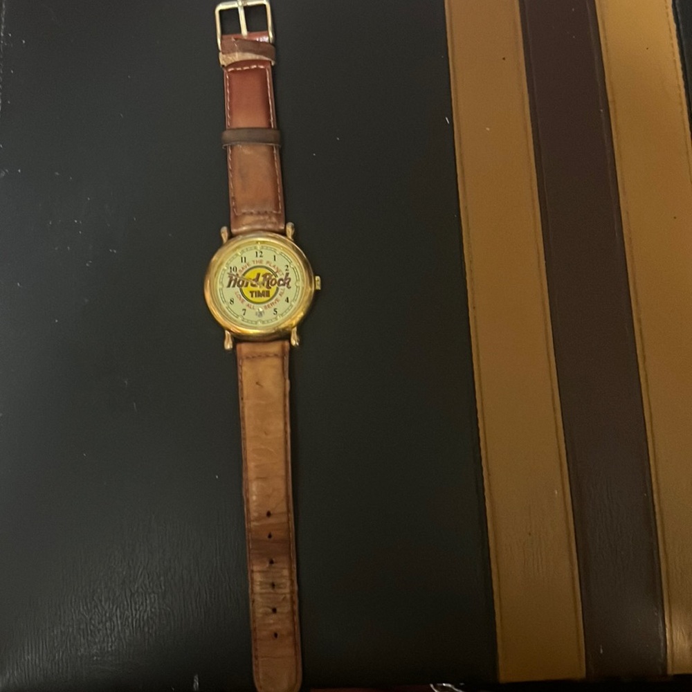 Vintage Hard Rock Cafe watch Japan